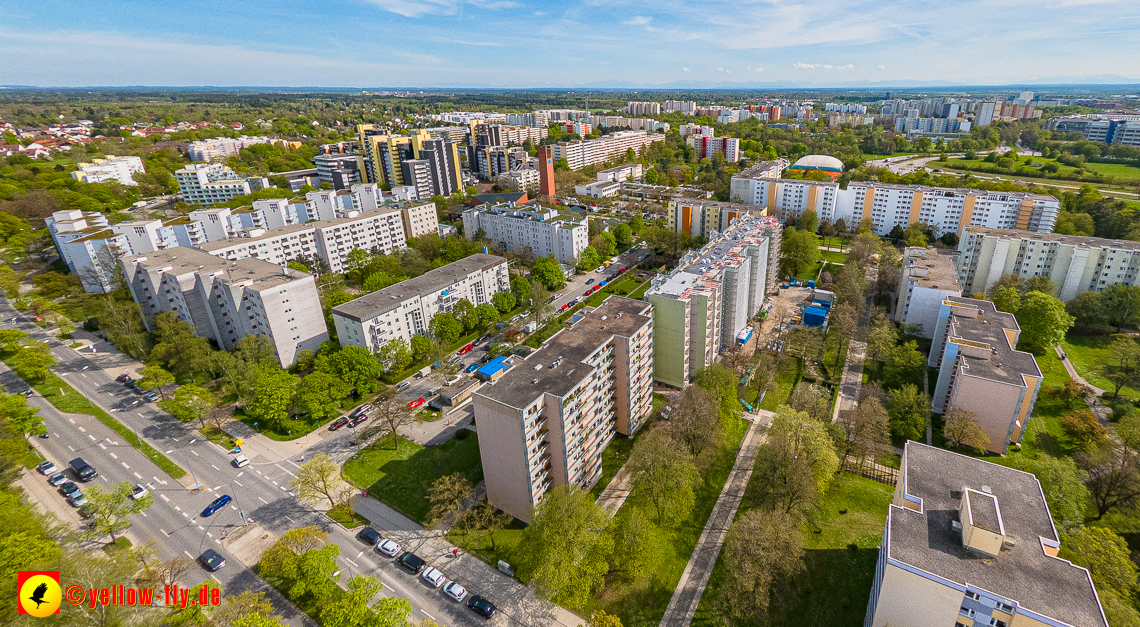 04.05.2023 - Luftbilder von der Fassadensanierung an der Kurt-Eisner-Straße in Neuperlach